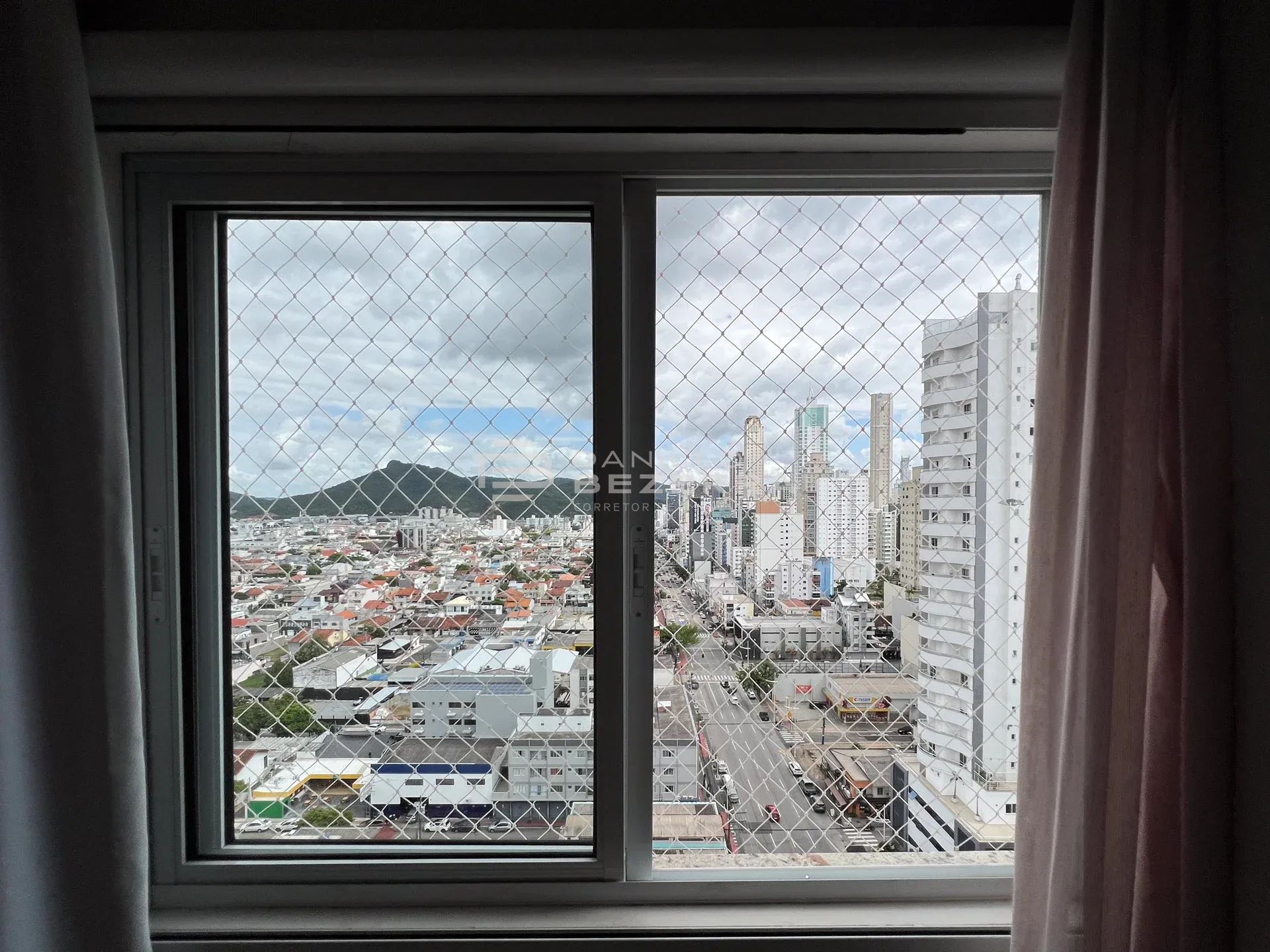 Cobertura espetacular no Centro de Balneário Camboriú, foto 26